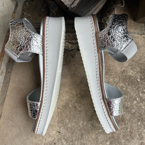 Franco Sarto Elmo Metallic Silver Sandal NWOB Sz-6.5M. C - Picture 3 of 9